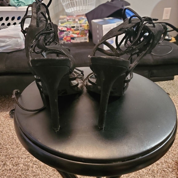 Heels - Picture 2 of 3